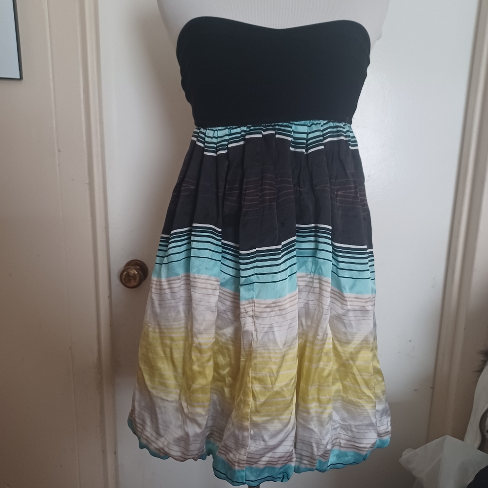 Women's SILK strapless lined bubble dress Bebe size Small
